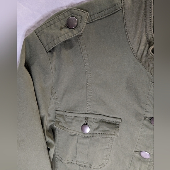 Baccini Army Green jacket, lightweight, size LARGE 4 front pockets. Button up - Picture 5 of 14